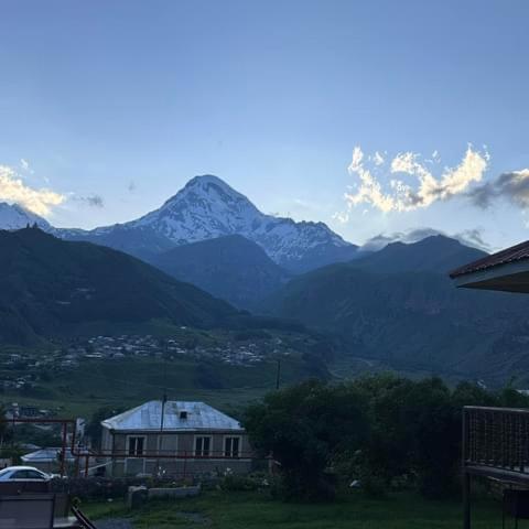 فندق Golden Star Kazbegi المظهر الخارجي الصورة