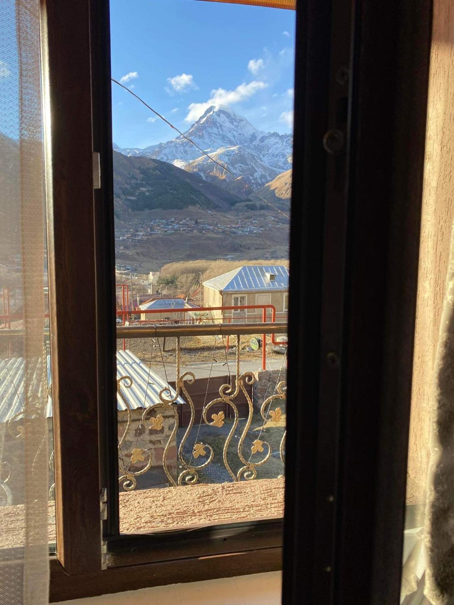 فندق Golden Star Kazbegi الغرفة الصورة